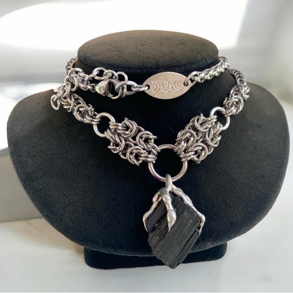 Handmade maille black tourmaline gemstone boho goth silver stone necklace - Picture 1 of 14